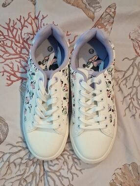 Disney White Sneakers with Lavender Trim and Minnie Mouse Print